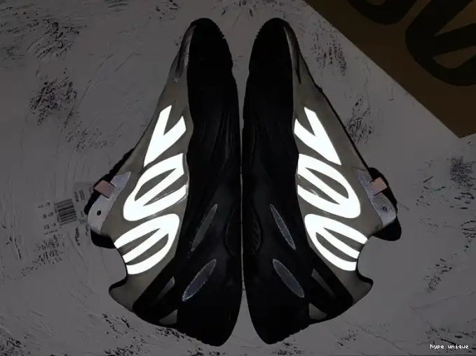 hype Bone Adidas FY3729 700 Boost Yeezy MNVN 0610